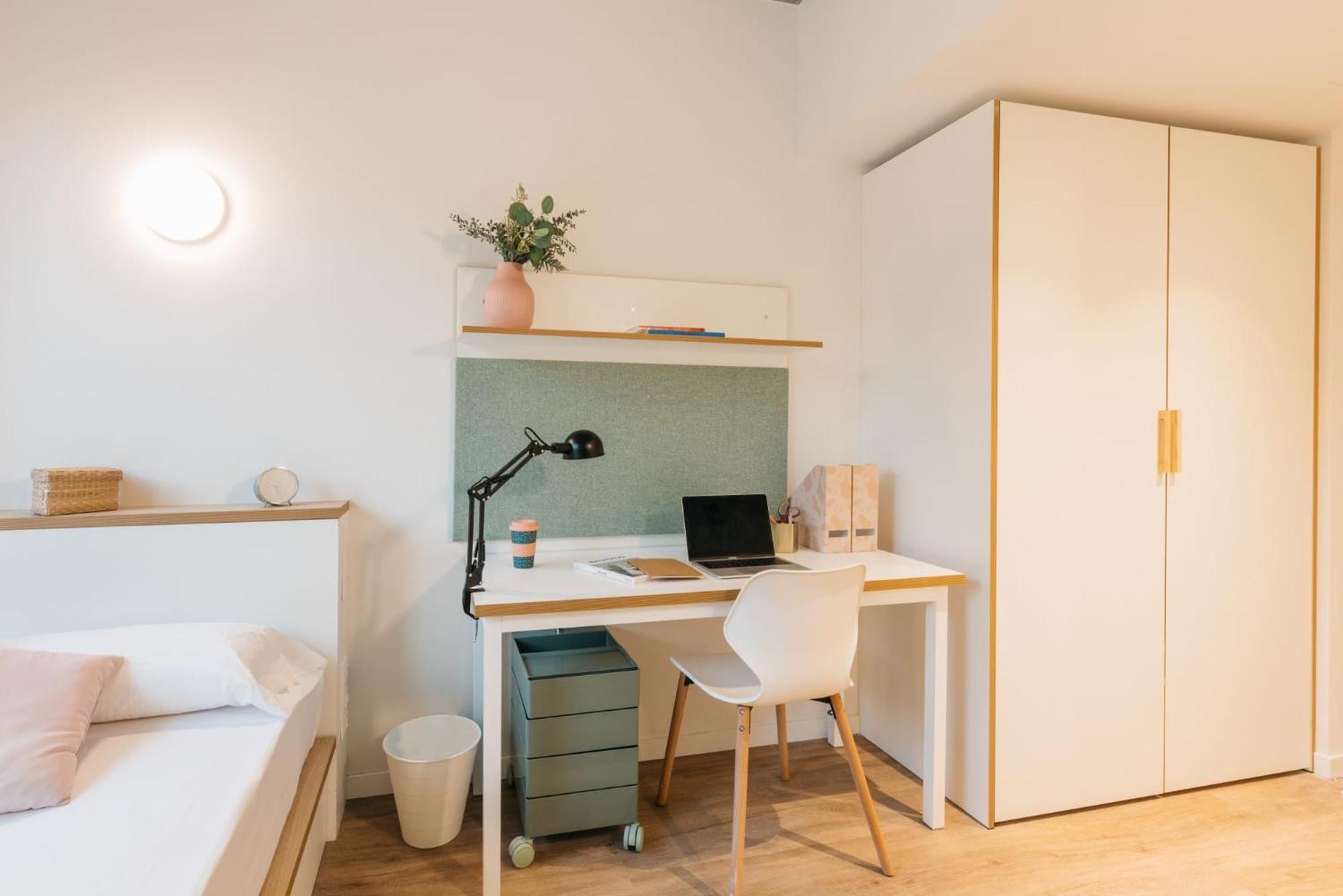Apartamento Pallars Student Accommodation: Spacious For Students *